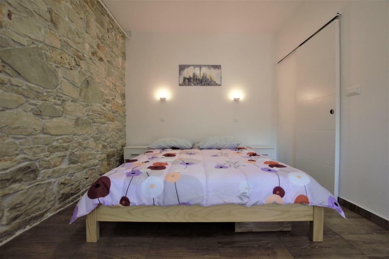 Studio Apartman Danijela Pula Buitenkant foto