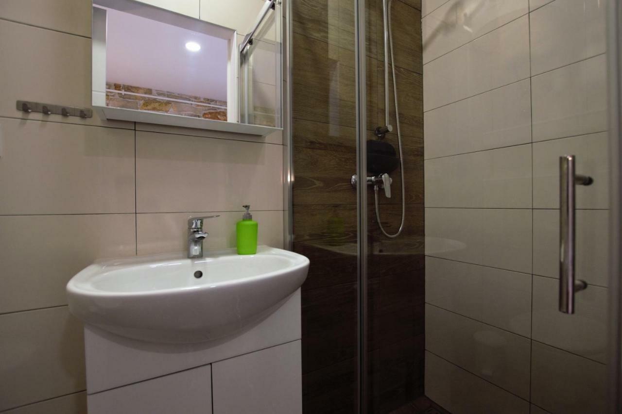 Studio Apartman Danijela Pula Buitenkant foto