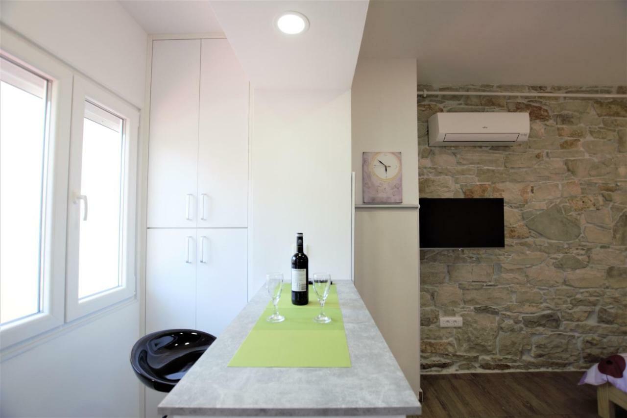 Studio Apartman Danijela Pula Buitenkant foto